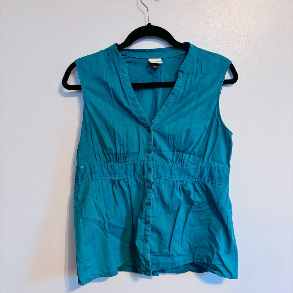 Sonoma green sleeveless button front top size medium